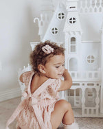 Cargar imagen en el visor de la galería, Fairytale Dollhouse Castle - white
