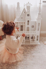 Cargar imagen en el visor de la galería, Fairytale Dollhouse Castle - white
