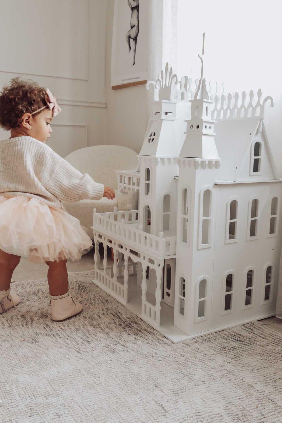 Fairytale Dollhouse Castle - white