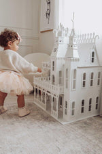 Cargar imagen en el visor de la galería, Fairytale Dollhouse Castle - white
