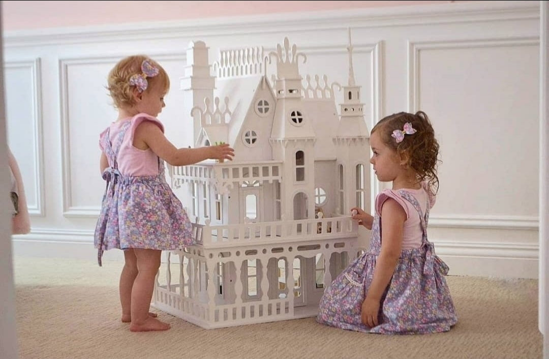 Fairytale Dollhouse Castle - white